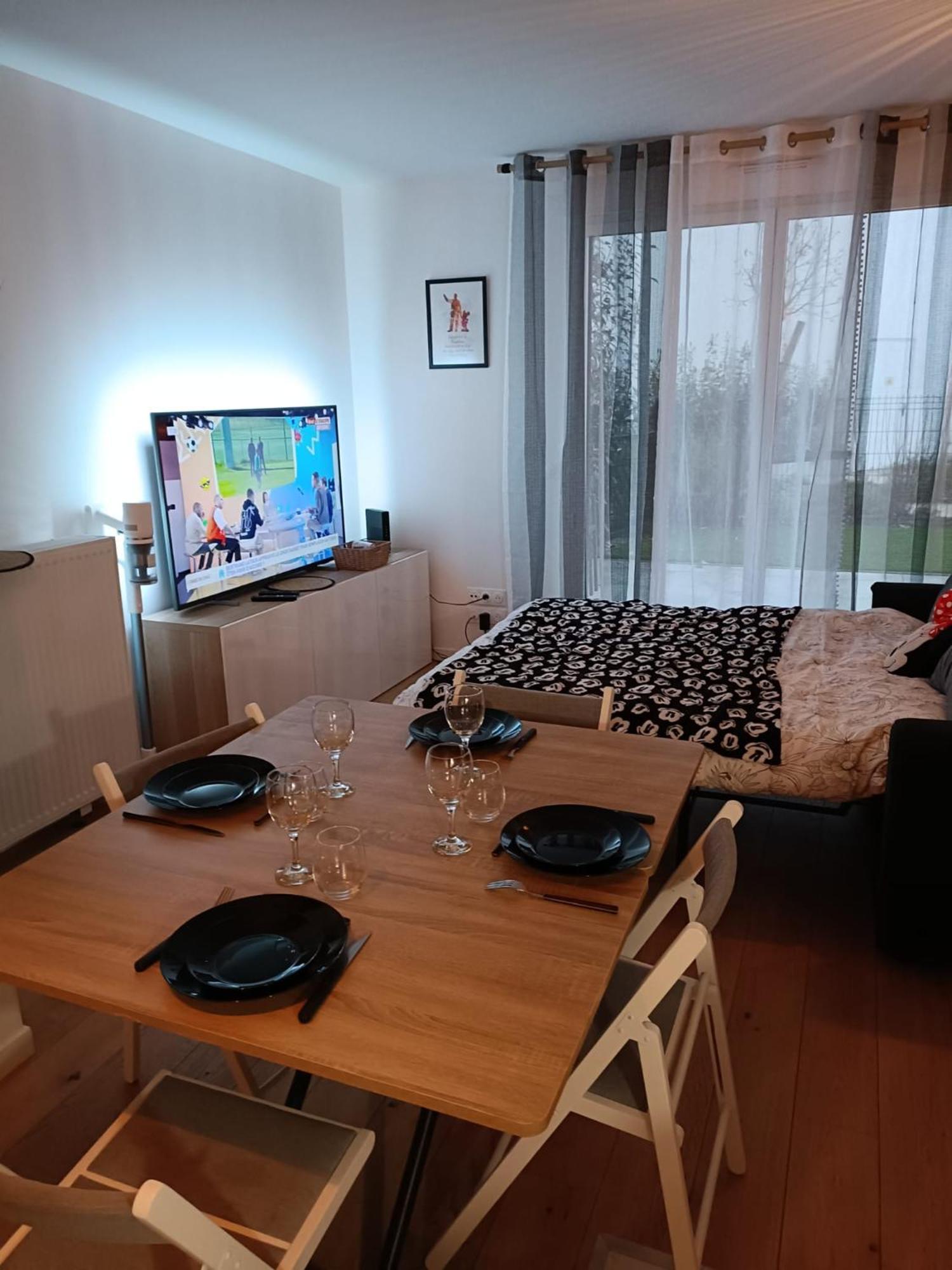 Disney - Paris 5 Min De Disney - Pk Prive Gratuit - 4 Personnes - Terrasse Jardin Шеси Екстериор снимка