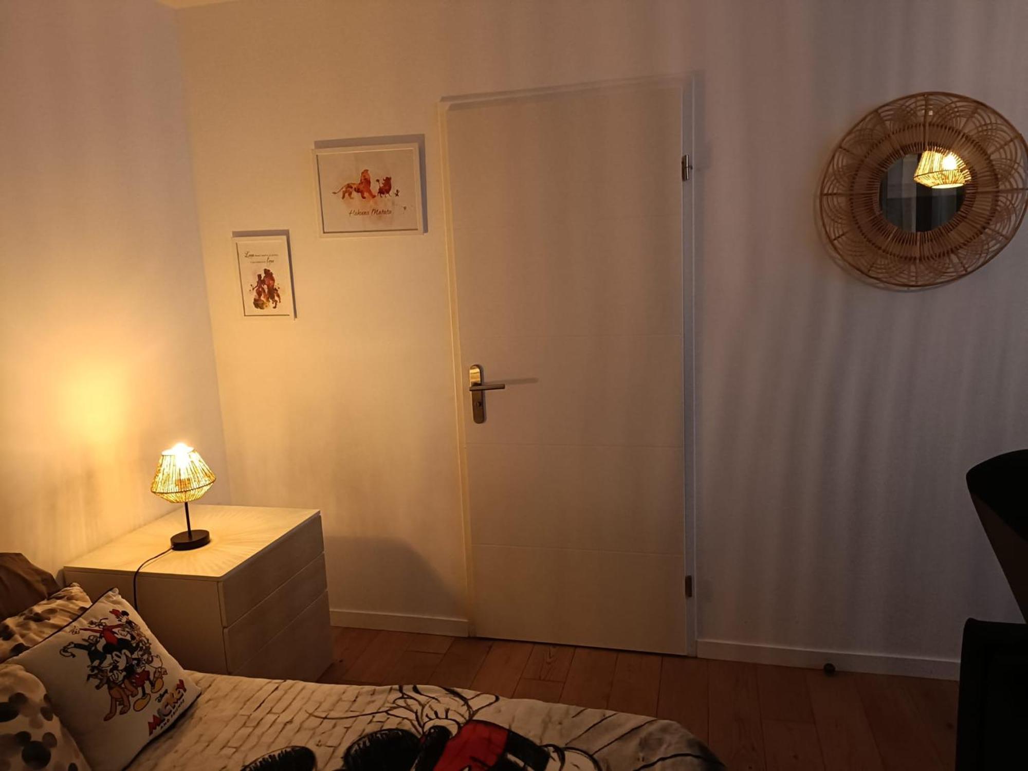 Disney - Paris 5 Min De Disney - Pk Prive Gratuit - 4 Personnes - Terrasse Jardin Шеси Екстериор снимка
