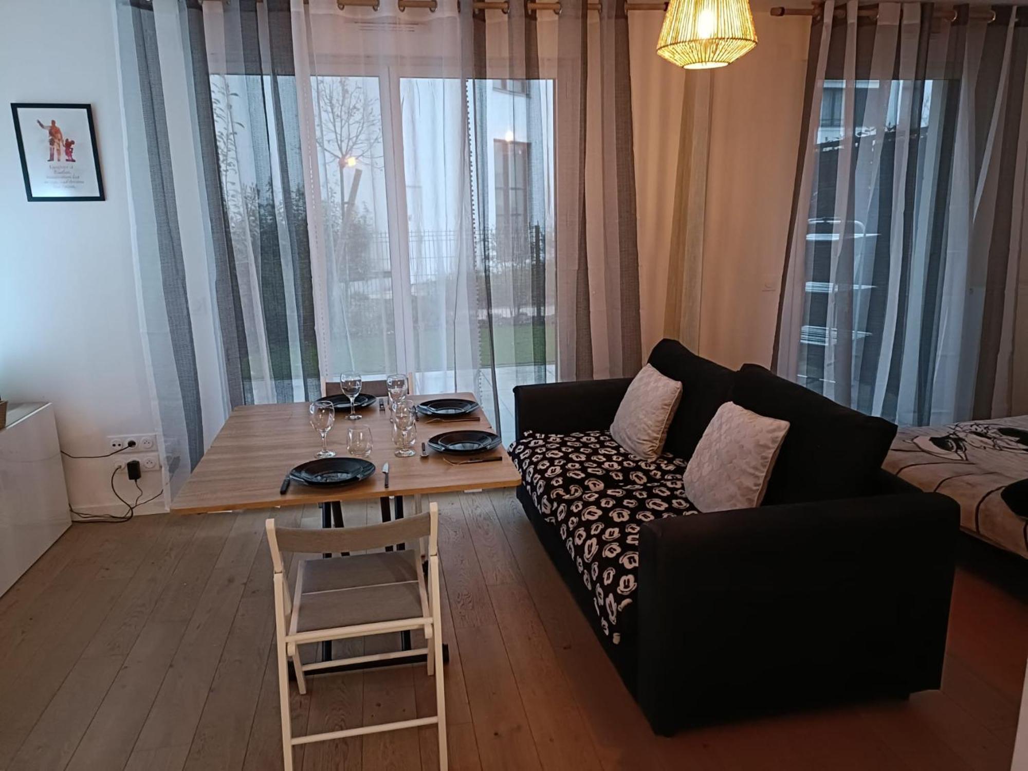 Disney - Paris 5 Min De Disney - Pk Prive Gratuit - 4 Personnes - Terrasse Jardin Шеси Екстериор снимка