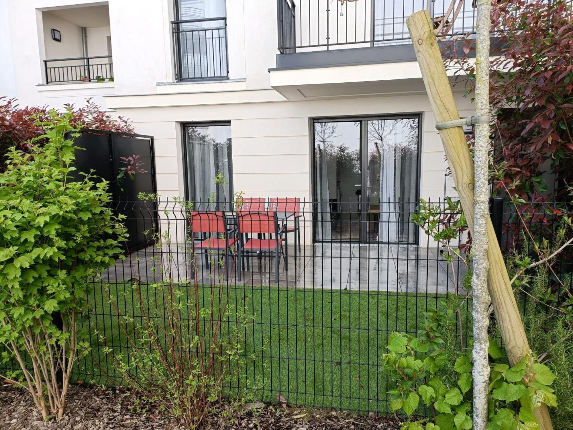Disney - Paris 5 Min De Disney - Pk Prive Gratuit - 4 Personnes - Terrasse Jardin Шеси Екстериор снимка